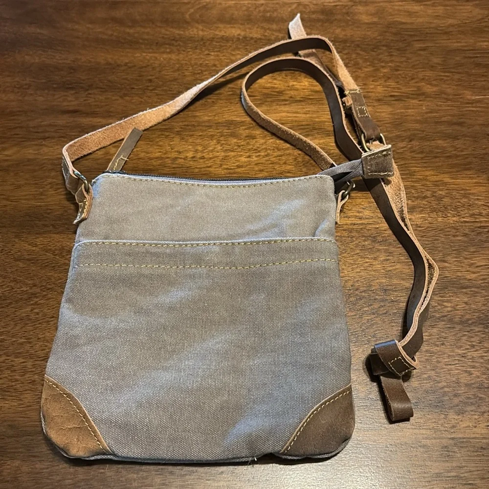 Cargoit Canvas Crossbody Bag